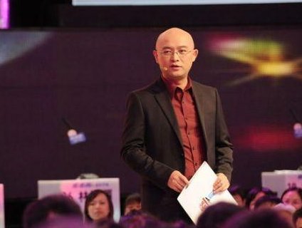 你怎么看待24位美女为孟非庆生一事？