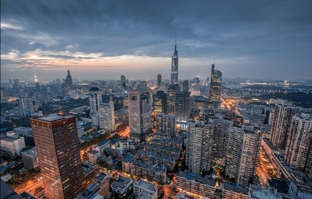 全国14个特大城市的房价皆过万了，你如何看待这一现象？