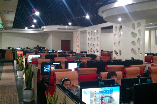 网吧未成年人可以进去吗