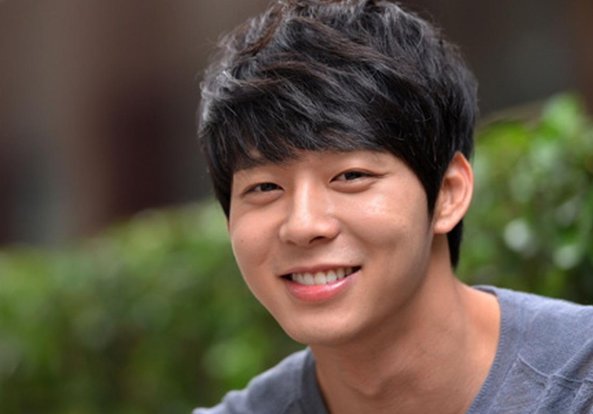 朴有天将赔偿受害者32万元，偶像之路已无的他，为何还能不断复出？