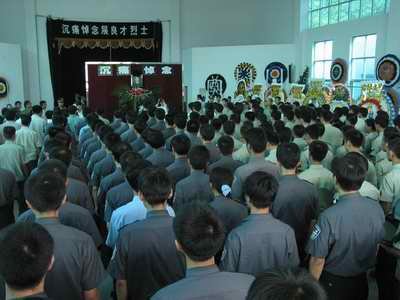 2分钟救4人的英雄王亮荣获一等功，一等功有何含金量？