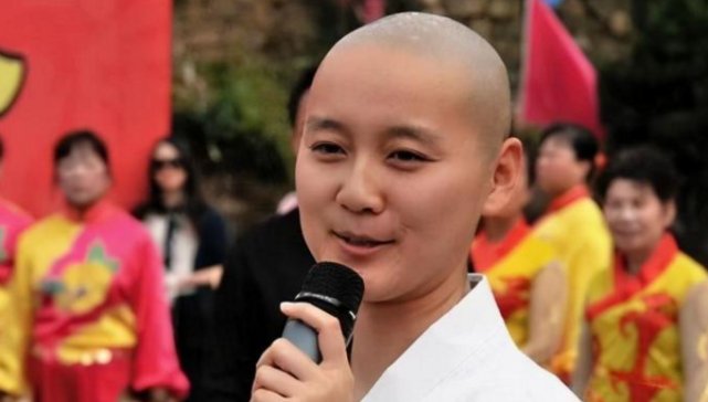 当年,山东985大一女学生出家为尼,如今30岁了,她还俗了吗?