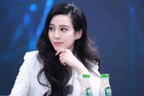 范冰冰无名指戴戒指惹争议，范冰冰付出还有希望吗？