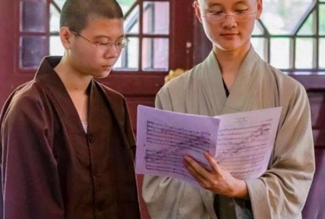 当年,山东985大一女学生出家为尼,如今30岁了,她还俗了吗?