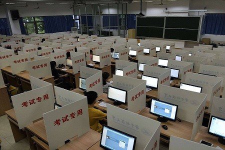 执业医师考试需要的《试用期考核合格证明》下载后是自己手写还是打印？