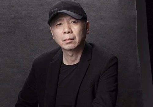 《唐山大地震》的导演是谁，跟徐帆什么关系？