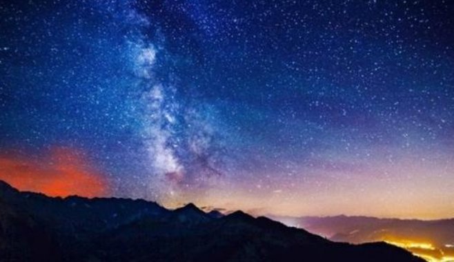 夏天的夜晚十分美妙,……不……不……好像……造句？