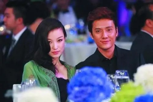 黄龄节目中自曝已有男友，娱乐圈隐藏恋情有哪些好处？