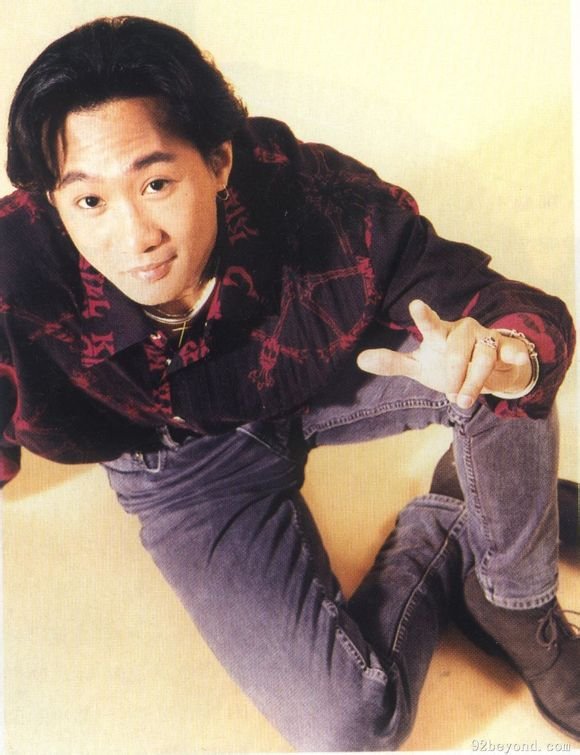 黄家驹的高清图片 越多越好 在线等 谢谢