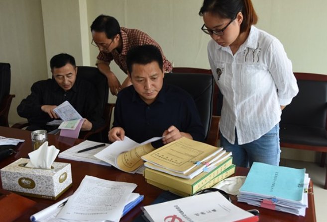 会计中的抽查凭证用英语怎么说