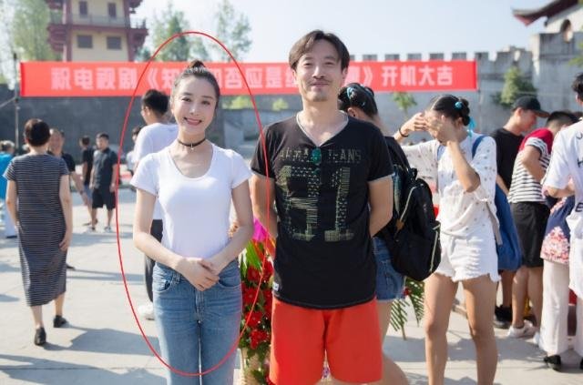 李依晓曾被叶璇的狗咬伤脸，被迫整容5次！《知否》演反派走红，你怎么看？