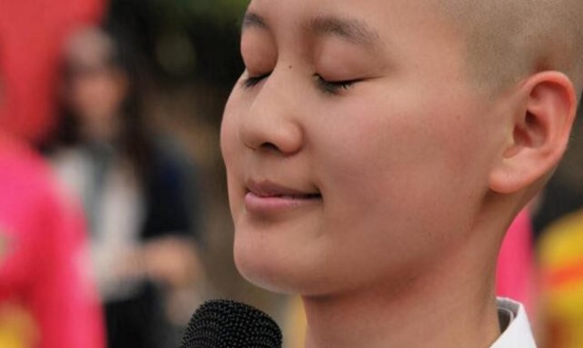 当年,山东985大一女学生出家为尼,如今30岁了,她还俗了吗?