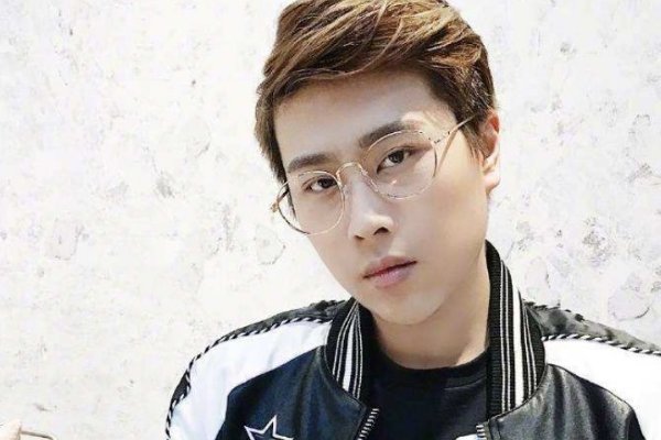 PDD直播打电话给卢本伟引关注,两人之间的友谊到底有多深厚?