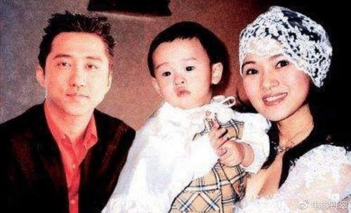 伊能静儿子长发女装造型,男孩子女装造型真的好吗?