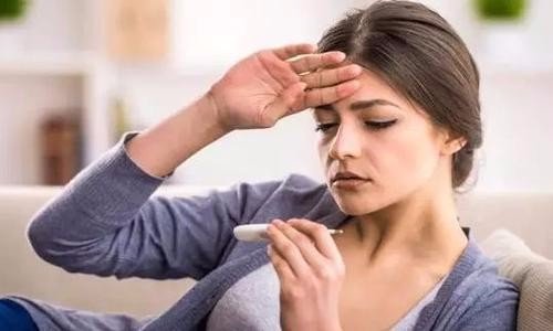 人体高烧不退是什么原因造成？