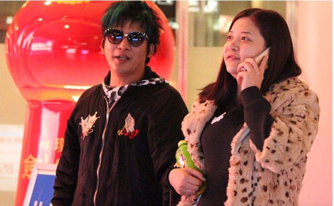 大张伟跟经纪人结婚的原因是什么？