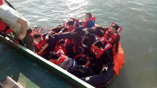 山东烟台一载14人货船沉没，此次事故造成的人员伤亡情况如何？