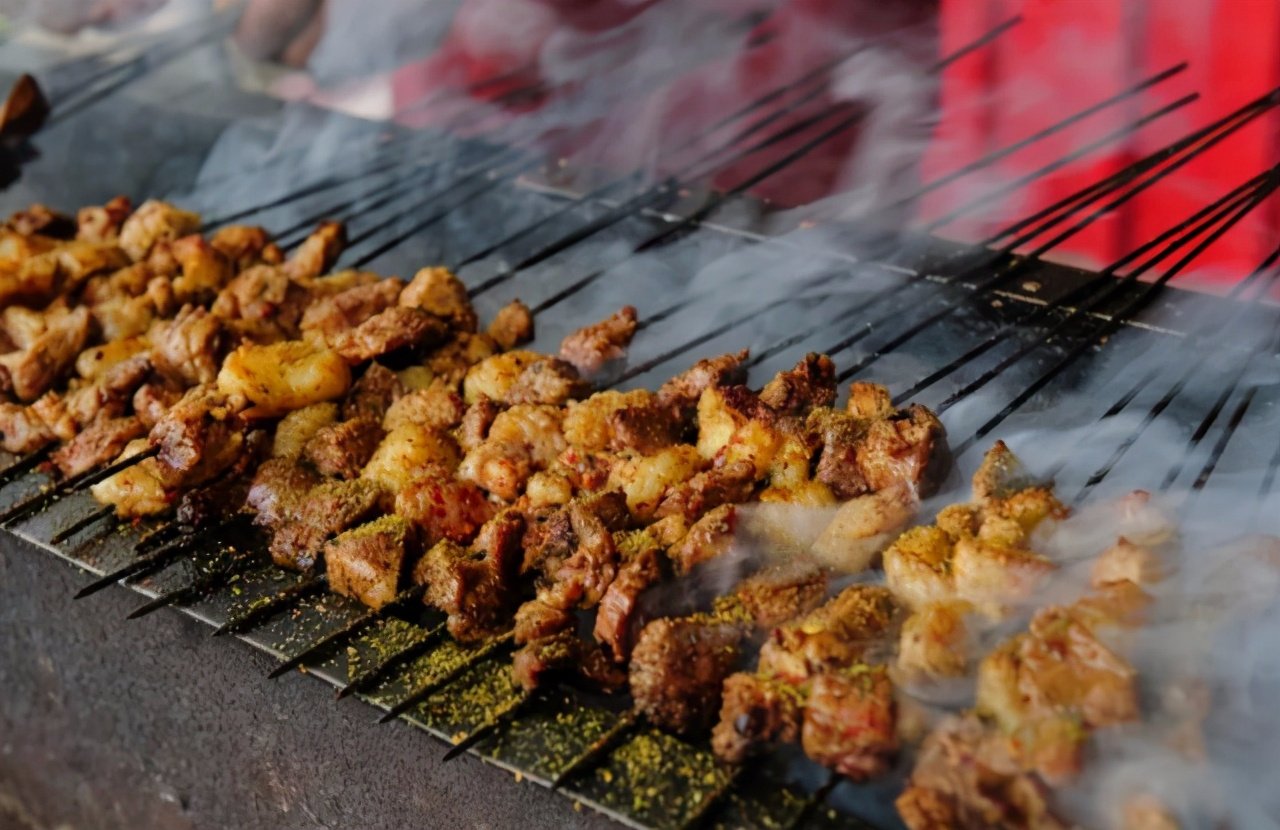 正宗的新疆羊肉串会比较大串吗?