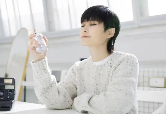 李宇春的38岁生日,为何会跟粉丝聊起“整了1000个跳绳”?