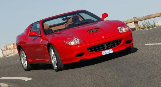 法拉利575M这款车，年薪多少就可以购买？