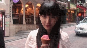 请问这个gif里的人是谁