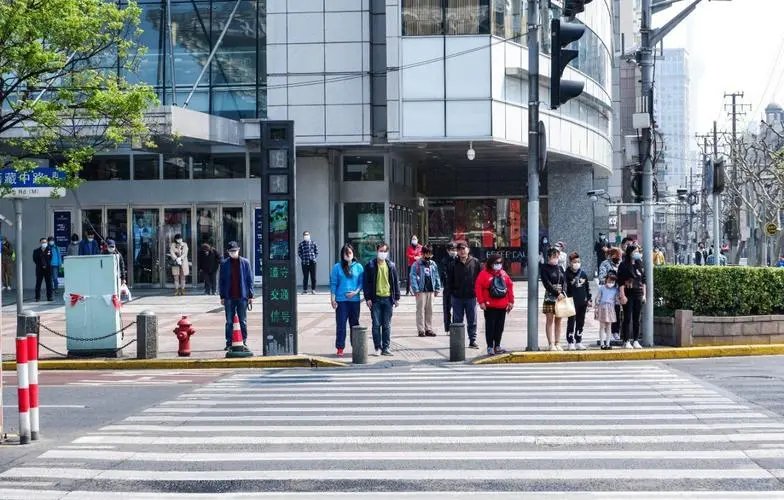 上海恢复首日重拾烟火气，各个街道的情况如何？