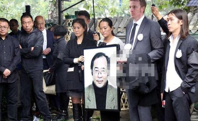 《重案六组》的导演徐庆东是因什么病去世的？