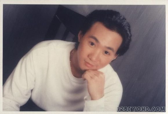 黄家驹的高清图片 越多越好 在线等 谢谢