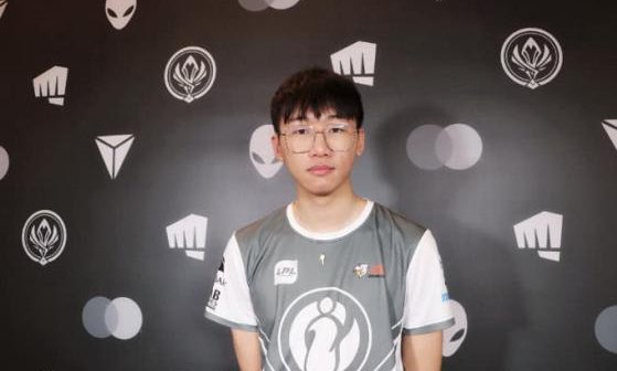 IG粉丝曝光宁王替补隐情，因拳头要处罚宁王才让乐言当首发，这是真的吗？