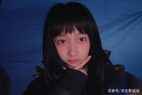 鹿晗粉丝开撕关晓彤,夫妻换头像被骂内涵粉丝,你怎么看这件事?