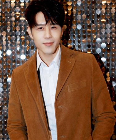 胡宇威想当爸陪儿女喝酒,他的感情经历是怎样的?