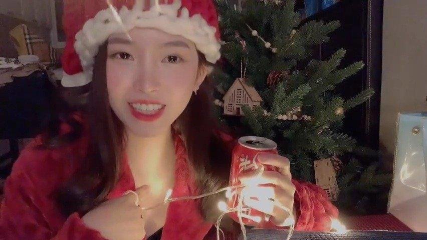 半藏森林接到了腾讯广告引发热议,为何许多网友非常抵制她?