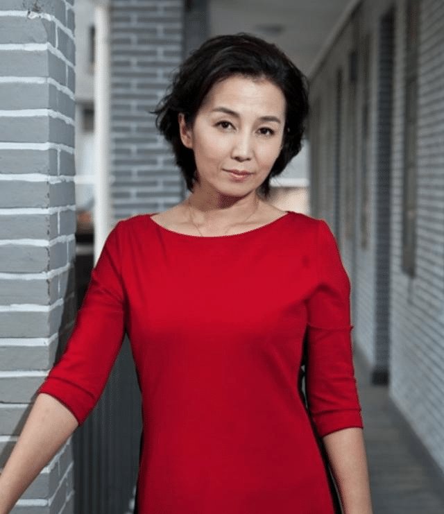 主持人和晶与老公在节目中结缘,36岁高龄生下女儿,如今怎样?