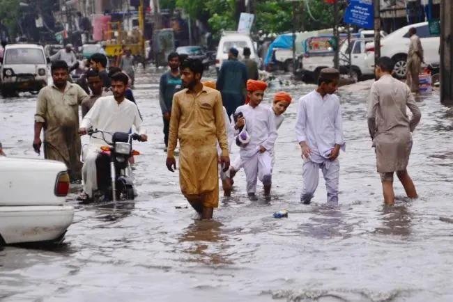 巴基斯坦爆发大洪水,此次洪水的成因是什么?