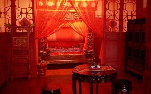 “比武招亲”这一习俗最初是在什么时候开始的？