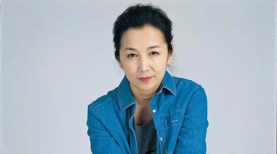 主持人和晶与老公在节目中结缘,36岁高龄生下女儿,如今怎样?