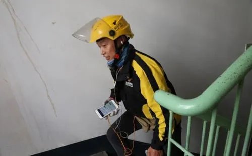 山东大一男生暑假送外卖赚一万七,外卖行业对于人员的需要大吗?