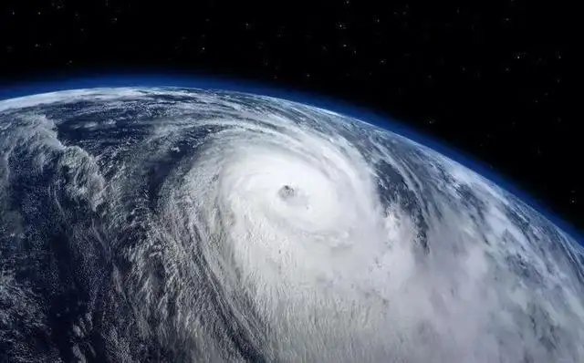 台风木兰登陆,女子被吹成“赛亚人”!台风木兰名称的由来是什么?