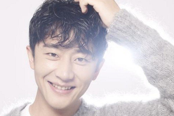 为什么女生比较喜欢单眼皮的男生?