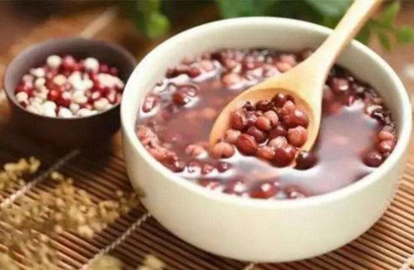红豆薏米茶有什么功效呢?