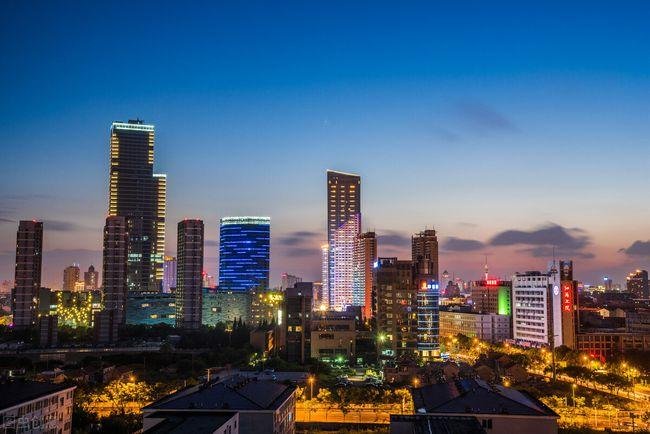 成都人房比超3倍楼盘5年限售,如何看待这项措施?