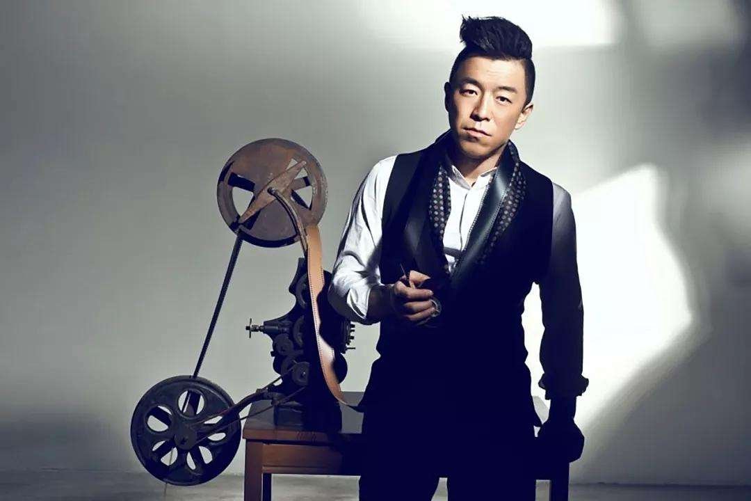 黄渤、梅婷小区拍戏被业主驱赶，物业已确认不会再来，发生了什么事？