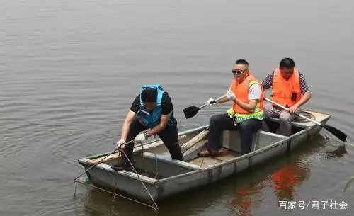 江苏连云港一男子钓鱼时勾到一溺亡老人,这是刑事案件还是意外事故?