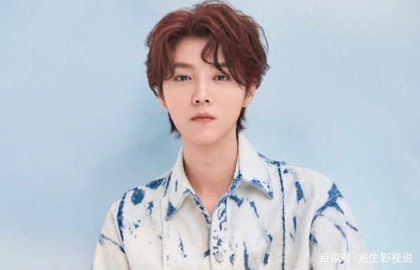 鹿晗粉丝开撕关晓彤,夫妻换头像被骂内涵粉丝,你怎么看这件事?