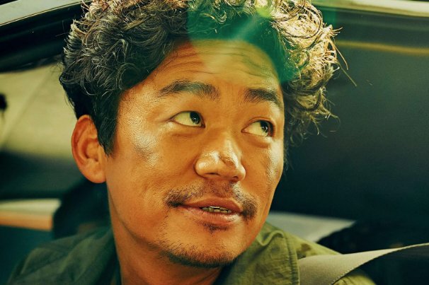 王宝强《八角笼中》杀青 ,回归现实题材,他的演技怎么样?