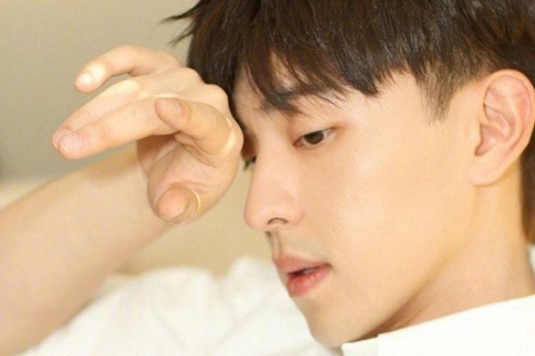 为什么女生比较喜欢单眼皮的男生?