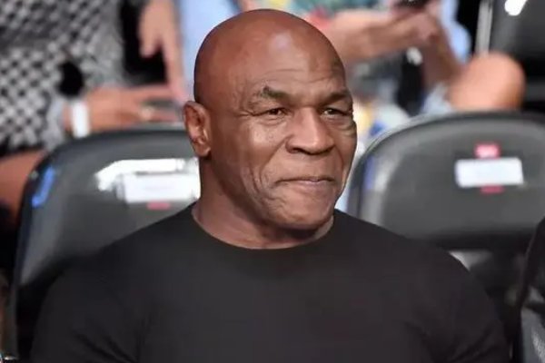 拳王泰森飞机上暴揍醉酒男,拳王为何暴怒?