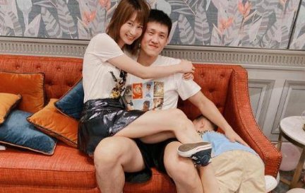 嫁给周鹏,安置体育局的女篮美女刘美发展如何?年薪多少?