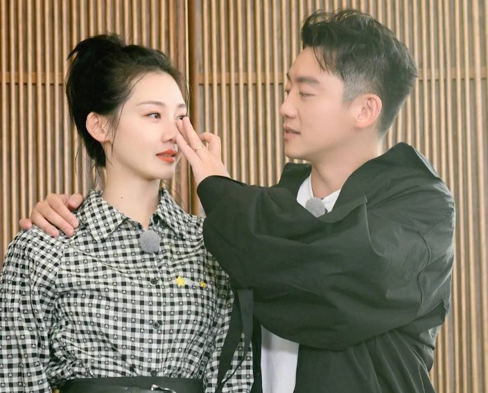 和程晓玥恩爱3年的郑恺，为何转身娶了恋爱仅一年的苗苗？