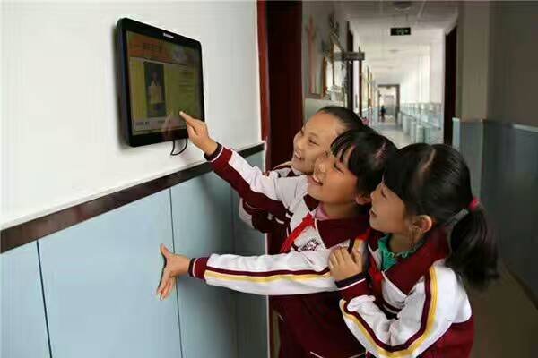 电子班牌有什么作用?